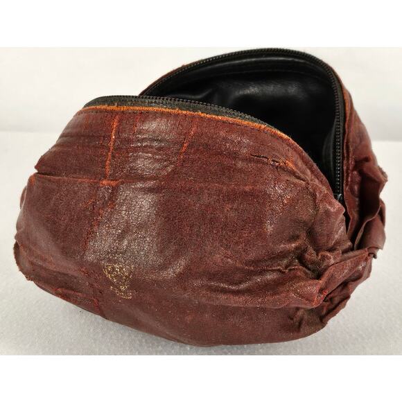 GUCCI VINTAGE ORIGINAL BLACK POCHETTE COSMETIC POUCH MINI HAND BAG (1970-80s) - Picture 14 of 16